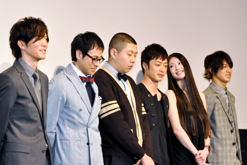 左から田辺誠一、鈴木浩介、荒川良々、和田聰宏、関めぐみ、永山絢斗