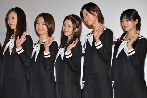 写真左から波瑠、平田薫、秋山奈々、坂田梨香子、三宅ひとみ