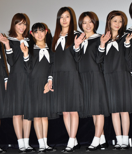 写真左から滝沢カレン、未来穂香、波瑠、平田薫、秋山奈々