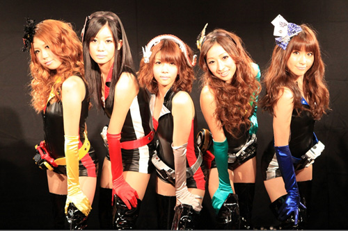 写真左から名倉かおり、吉住絵里加、廣川由里香、井坂仁美、安田奈央