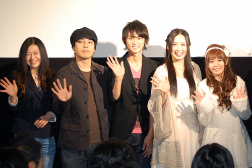 写真左から武川アイ、大森研一監督、佐藤永典、須藤茉麻、竹達彩奈