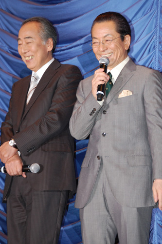 水谷豊（左）と岸部一徳（右）