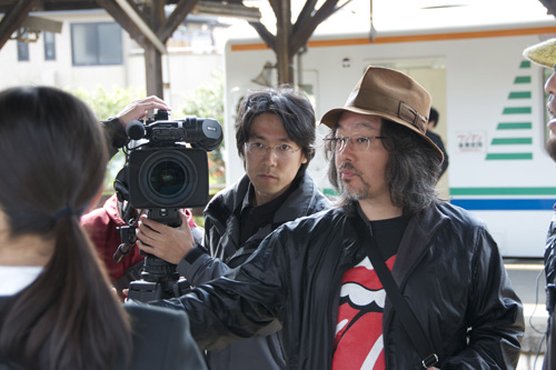 本寄稿を寄せてくれた太田隆文監督（右）。脚本、プロデューサーも兼ねる