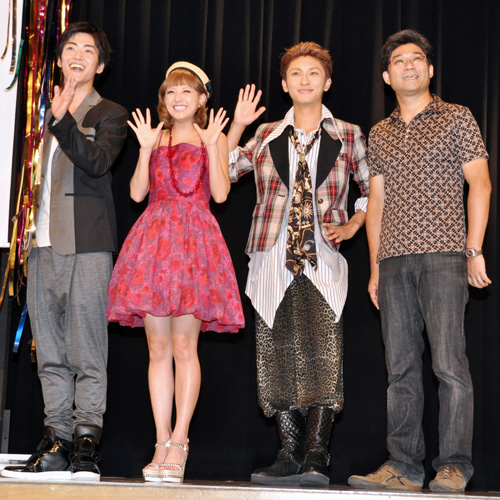 写真左から大東俊介、伊藤千晃（AAA）、與真司郎（AAA）、多田俊介監督