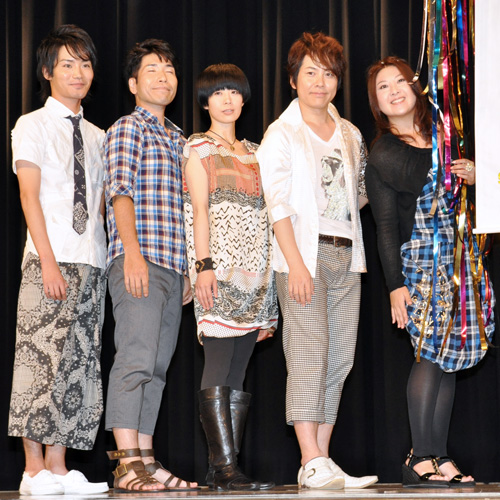 写真左から細谷佳正、新垣樽助、永井幸子、置鮎龍太郎、皆川純子