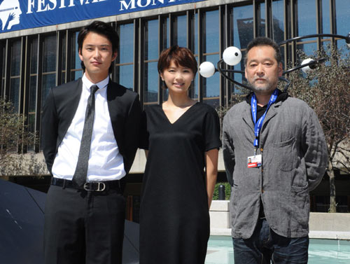 35回モントリオール世界映画祭に参加した岡田将生（左）、榮倉奈々（中央）、瀬々敬久監督（右）