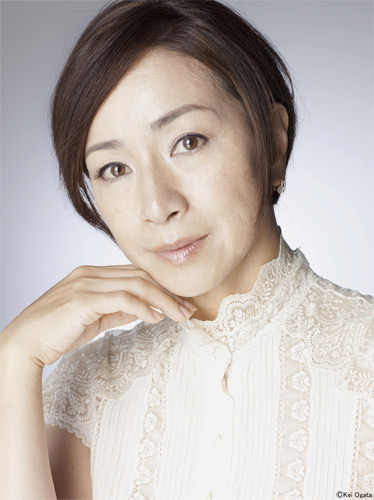 美容クリニック院長・和智久子を演じる原田美枝子
(C) Kei Ogata