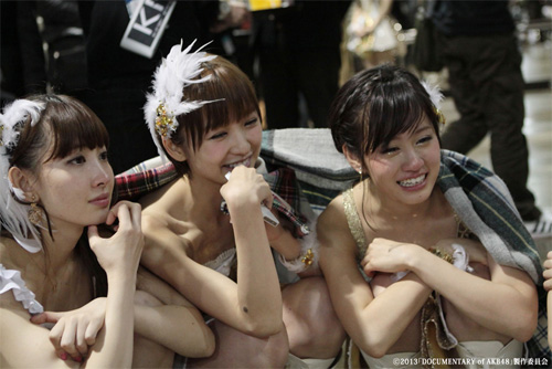 『DOCUMENTARY OF AKB48 NO FLOWER WITHOUT RAIN 少女たちは涙の後に何を見る？』
(C) 2013「DOCUMENTARY of AKB48」製作委員会