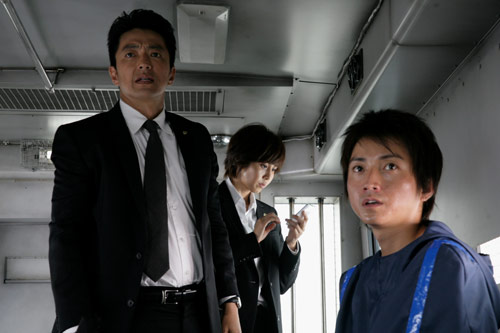 『藁の楯 わらのたて』
(C) 木内一裕/講談社 (C) 2013映画「藁の楯」製作委員会