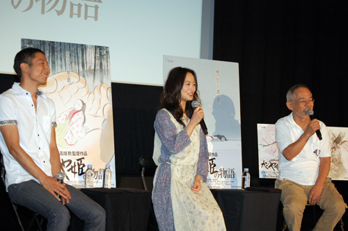 左から西村義明プロデューサー、朝倉あき、鈴木敏夫プロデューサー