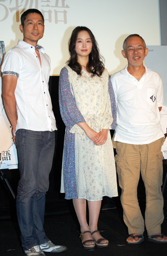 左から西村義明プロデューサー、朝倉あき、鈴木敏夫プロデューサー