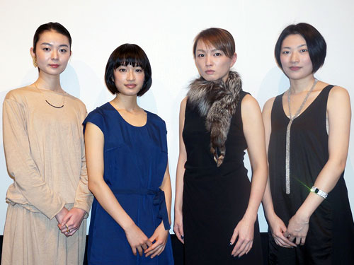 『愛の渦』のトークショーに登場した4人。左から中村映里子、門脇麦、赤澤ムック、雨宮まみ