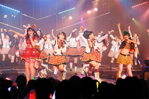 「HKT48劇場3周年記念特別公演」ライブの模様
(C) AKS