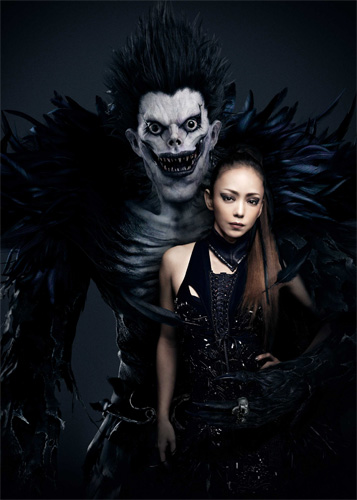 安室奈美恵と死神リューク
(C) 大場つぐみ・小畑健／集英社 (C) 2016「DEATH NOTE」FILM PARTNERS