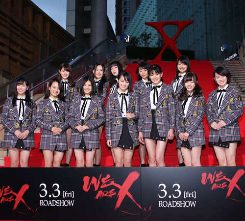 X21。前列中央が吉本実憂