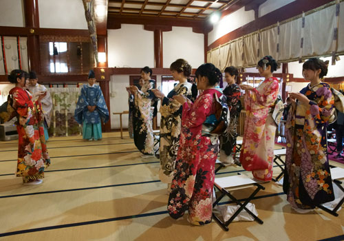 花園神社で映画『...and LOVE』の大ヒット祈願中