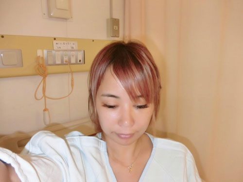 浜田ブリトニー「子宮頸部高度異形成」で入院。明日手術とブログで報告