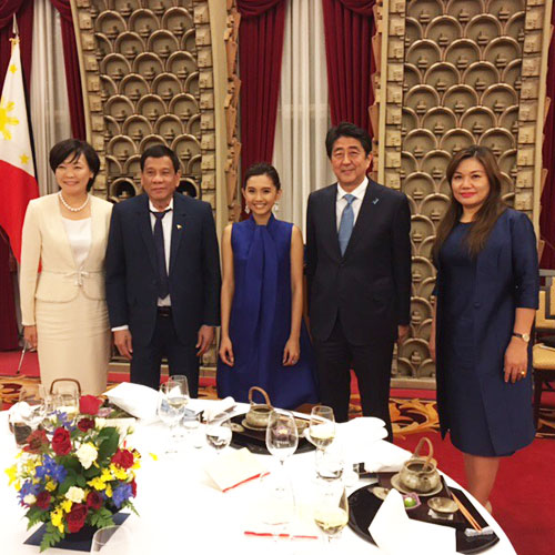 フィリピン出身のBeverly、ドゥテルテ大統領と安倍総理の晩餐会で歌披露