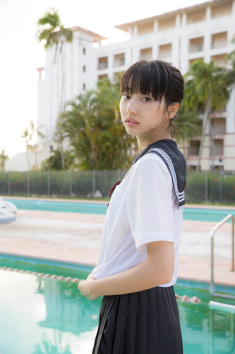 武田玲奈『WEEKLY YOUNG JUMP PREMIUM DVD 武田玲奈「rena」』より
(C) 株式会社集英社／リバプール株式会社