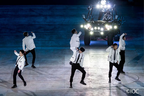 EXO、平昌冬季オリンピック閉幕式で圧巻のパフォーマンス披露！