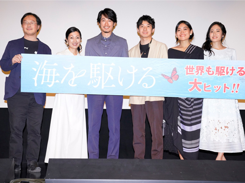 左から深田晃司監督、鶴田真由、ディーン・フジオカ、太賀、セカール・サリ、阿部純子