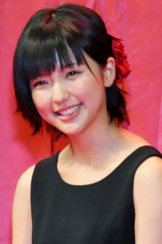 真野恵里菜、柴崎岳選手との結婚発表「たくさんの笑顔が溢れるように」