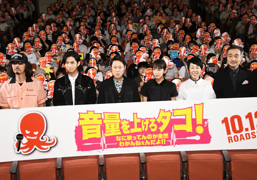 左から三木聡監督、千葉雄大、阿部サダヲ、吉岡里帆、ふせえり、松尾スズキ