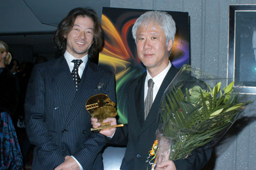 モントリオール世界映画祭に出席した浅野忠信（左）と根岸吉太郎監督（右）