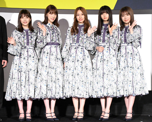 左から与田祐希、堀未央奈、桜井玲香、齋藤飛鳥、秋元真夏