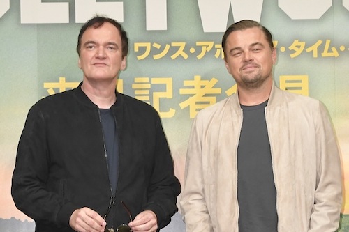 来日したクエンティン・タランティーノ監督（左）とレオナルド・ディカプリオ（右）