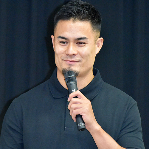 ラグビー田村優選手、“笑わない男”稲垣と元AKB倉持の熱愛祝福「お幸せに」