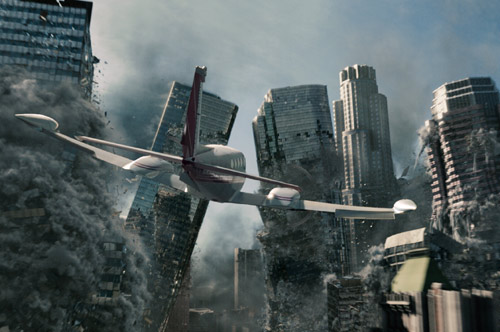 『2012』より
街が崩壊する迫力ある映像は『インデペンデンス・デイ』や『デイ・アフター・トゥモロー』を監督したエメリッヒならでは