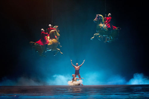 『シルク・ドゥ・ソレイユ 3D 彼方からの物語』
(C) 2011 Cirque du Soleil Burlesco LLC. All Rights Reserved.