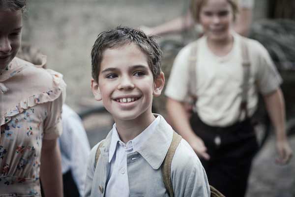 主人公を演じた双子の1人、カミル・トカチ
『ふたつの名前を持つ少年』
(C)2013 Bittersuess Pictures