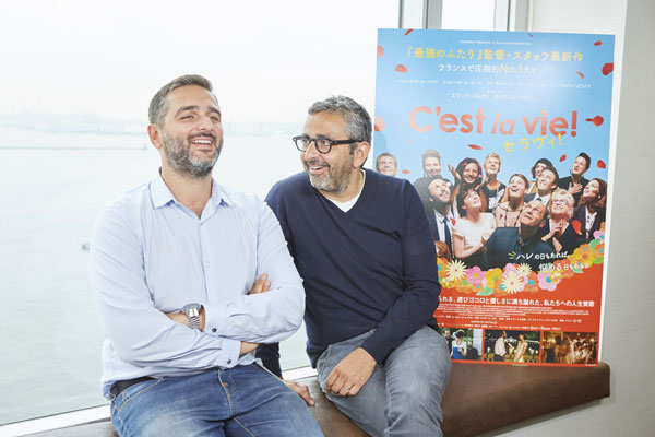 インタビュー時のオリヴィエ・ナカシュ監督（左）とエリック・トレダノ監督（右）