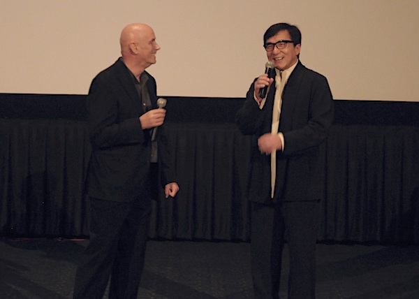 アメリカのプレミアイベントに登壇したマーティン・キャンベル監督（左）とジャッキー・チェン