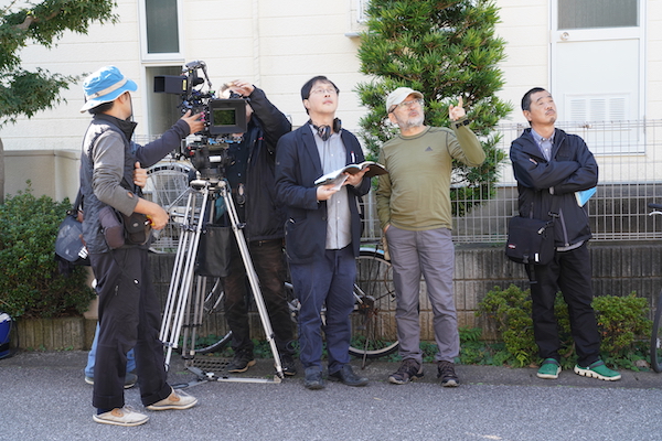 『よこがお』撮影中の深田晃司監督