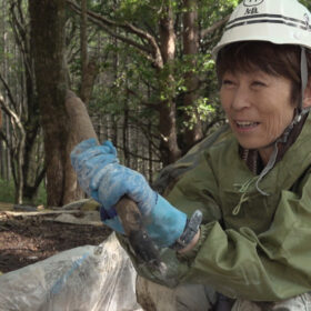 掘る女 縄文人の落とし物