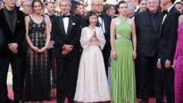 エル・ファニングの“妖精”ドレス、衝撃テーマが絶賛『PLAN 75』、抗議の辞任も！カンヌ映画祭の話題をピックアップ