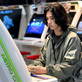話題作への出演続く山崎賢人、完全オリジナル『アトムの童』でゲームクリエイターに