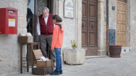 黒柳徹子も絶賛！ イタリアで最も美しい村で展開するお爺さんと少年の交流描く珠玉作『丘の上の本屋さん』