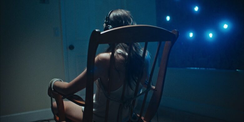 『アブソリュート/服従者』