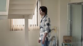 山下智久演じるカリスマホスト、ホステスから全財産を奪い向かう先は…？ 『TOKYO VICE Season2』