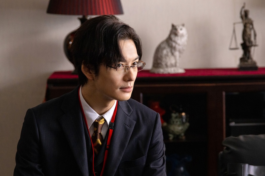 『アングリースクワッド 公務員と7人の詐欺師』