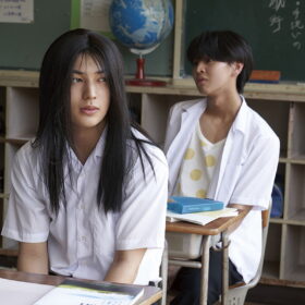 本当の自分に悩み葛藤する少年たちが愛おしい。ひと夏の切ない青春物語『劇場版 スメルズ ライク グリーン スピリット』