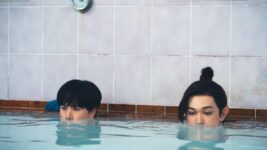 吉沢亮が“18歳童貞の血”を求めるバンパイアを力演、板垣李光人のピュアボーイぶりも必見!