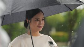 広瀬すず「ようやく長崎で手を合わせられた」 映画『遠い山なみの光』公開前に平和公園を訪問