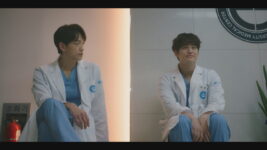 RAIN&キム・ボムのブロマンスも見どころ! 天才医師がイケメン研修医に憑依!?