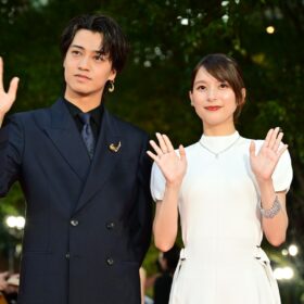 『君の顔では泣けない』