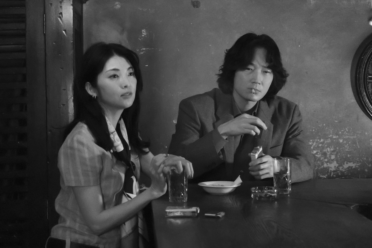 『星と月は天の穴』